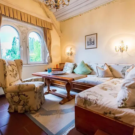 Schloss Leonstain Hotel