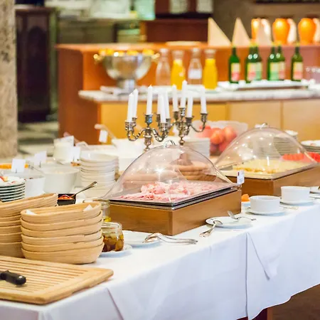 Schloss Leonstain Hotel 4*