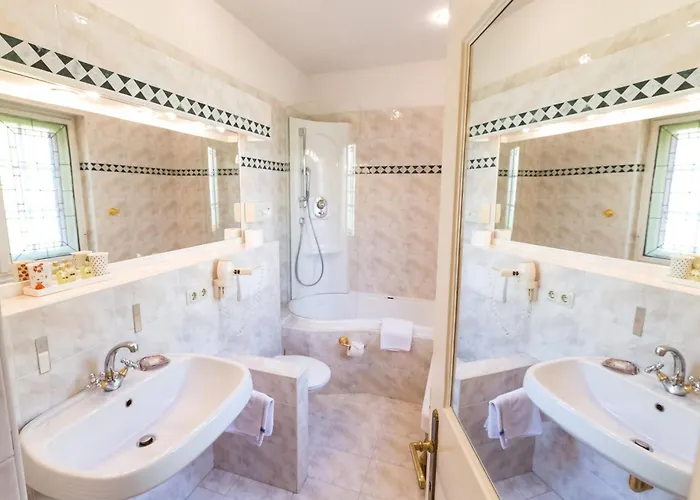 Schloss Leonstain 4*