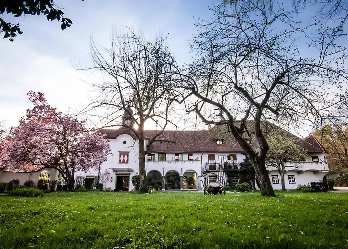 Hotel Schloss Leonstain 4*